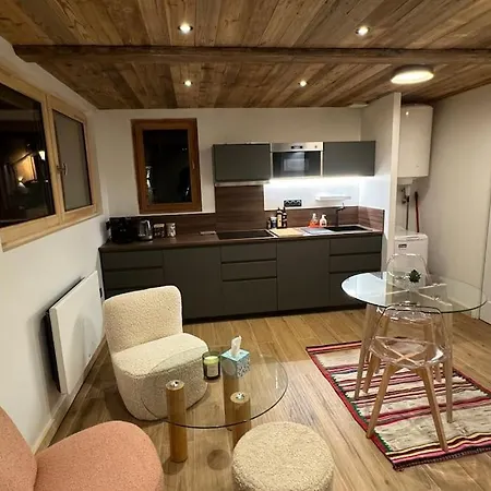Maisonnette A Courchevel. 谷雪维尔